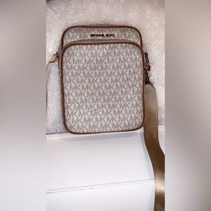 MICHAEL KORS Signature Crossbody